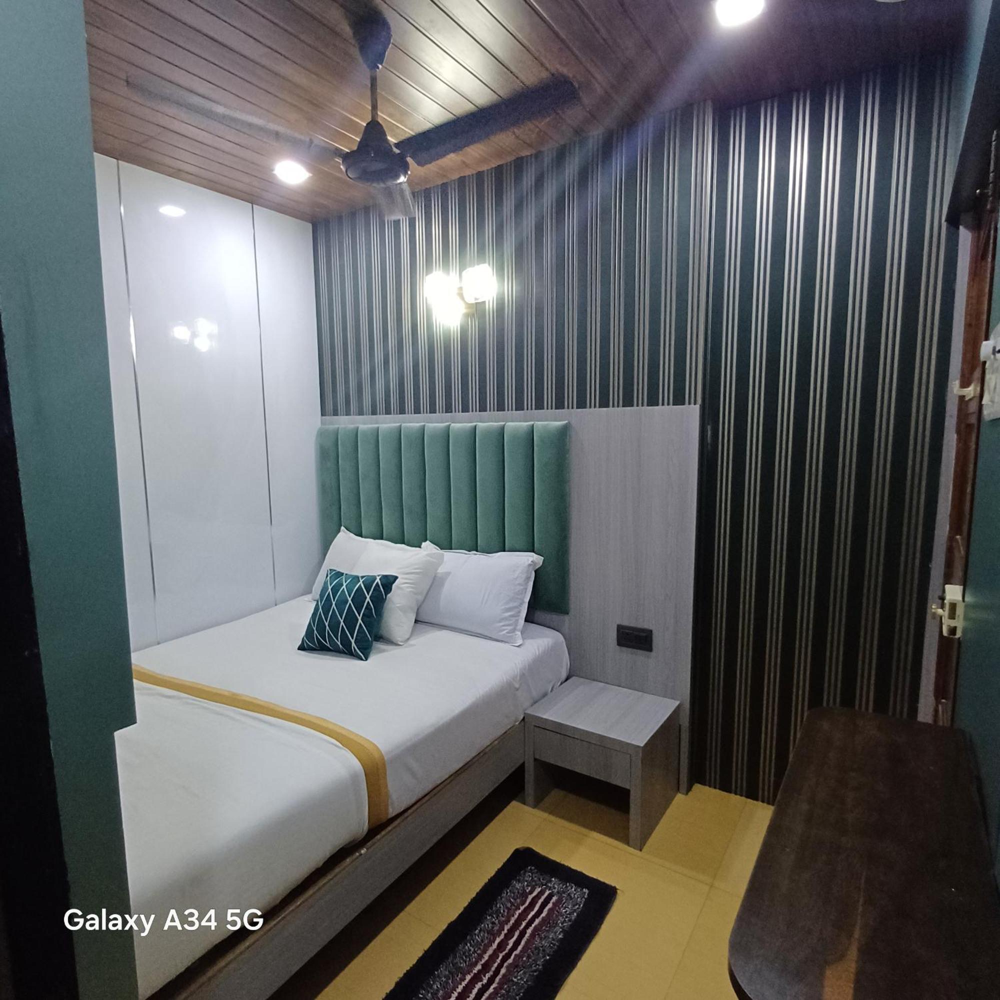 Regal Plaza Hotel Bombay