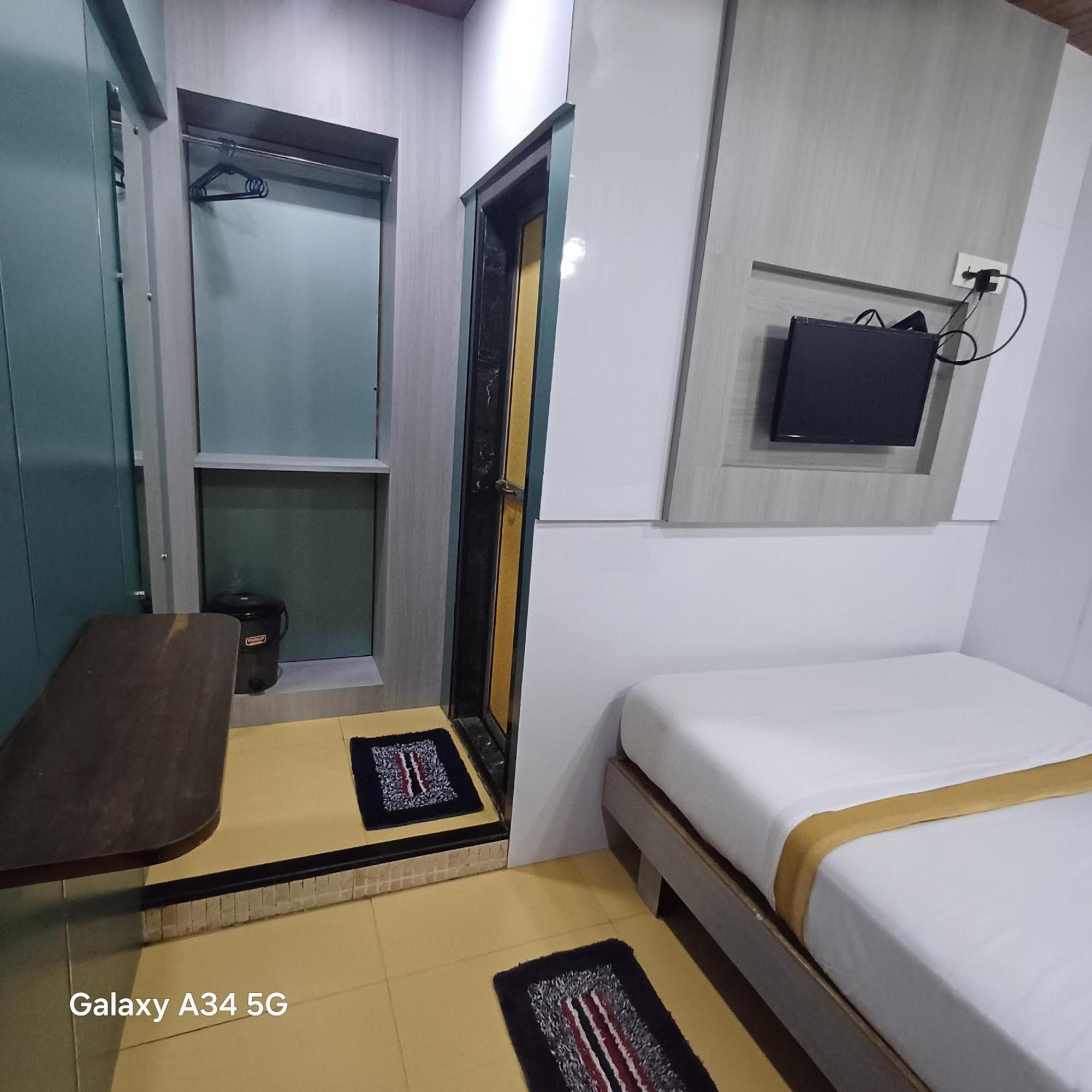 Hotel Regal Plaza Bombay
